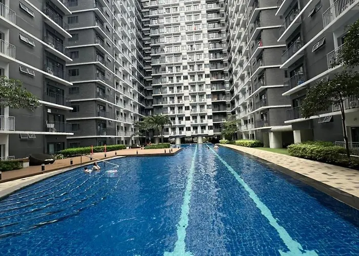 Near Malls Airport Mall Of Condotel